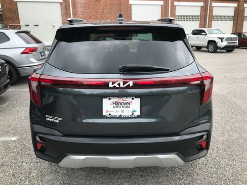 Used 2024 Kia Seltos EX FWD image 6
