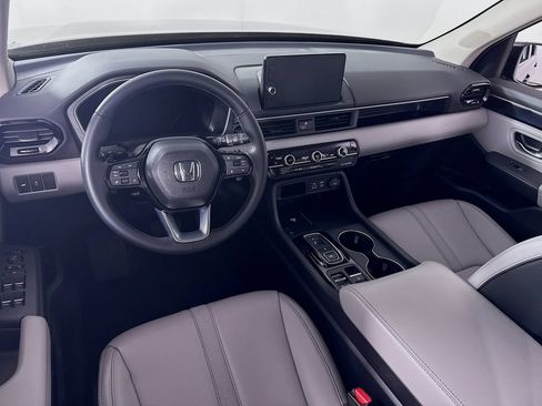Certified 2025 Honda Pilot EX-L image 18