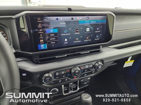 New 2026 Jeep Gladiator Sport image 11