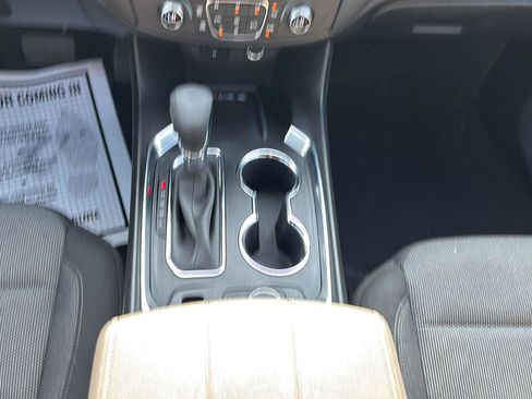 Used 2023 Chevrolet Traverse LT FWD image 25