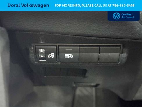 Used 2025 Toyota Corolla Cross LE image 17