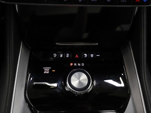 Used 2025 Jeep Wagoneer L Series II w/ Premium Group I AWD/4WD image 27