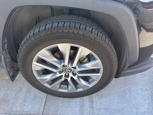 Used 2023 Toyota RAV4 XLE Premium image 2