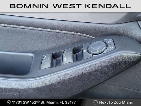 Used 2022 Chevrolet Traverse LT image 30