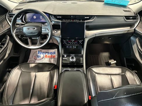 Used 2023 Jeep Grand Cherokee L Limited AWD/4WD image 27