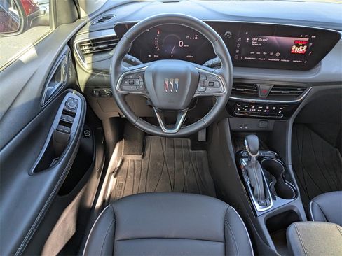 Used 2025 Buick Encore GX Avenir w/ Avenir Technology Package image 6