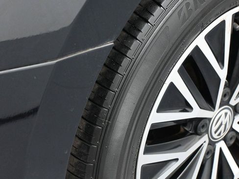 Certified 2021 Volkswagen Jetta SE FWD image 17