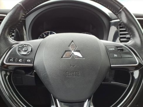 Used 2019 Mitsubishi Outlander FWD image 22