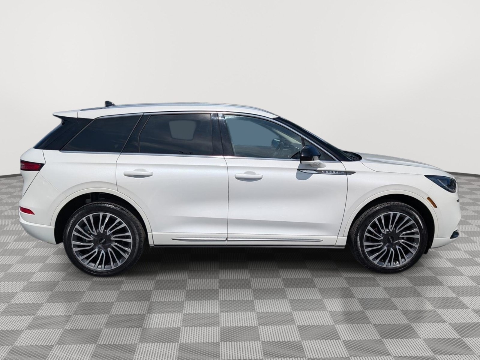 Used 2022 Lincoln Corsair AWD w/ Premium Package image 6