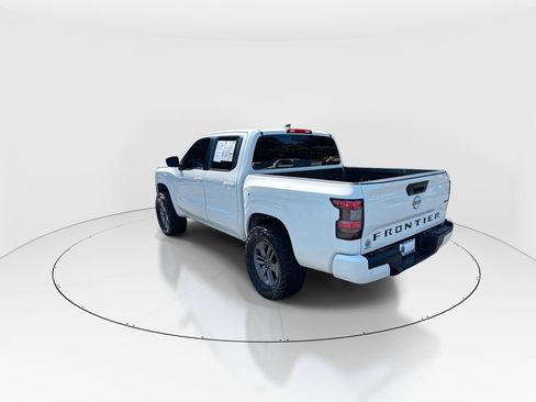 Used 2025 Nissan Frontier SV AWD/4WD image 6