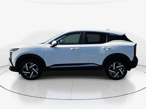 Used 2025 Nissan Kicks SV FWD image 10