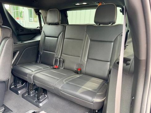 Used 2022 Chevrolet Tahoe Premier AWD/4WD image 12