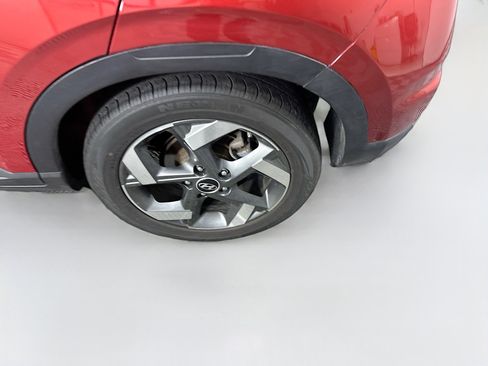 Used 2023 Hyundai Venue SEL w/ Cargo Package image 11