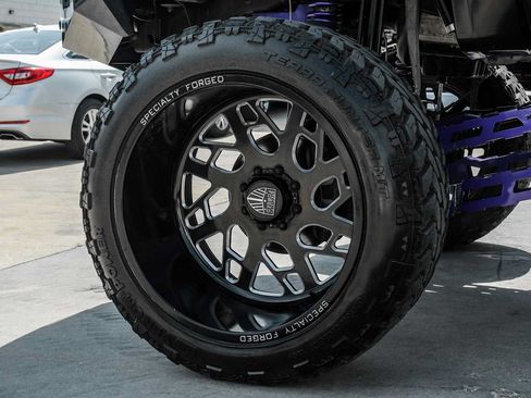 Used 2014 Ford F250 Platinum w/ FX4 Off-Road Package AWD/4WD image 33
