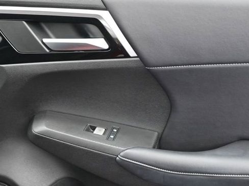 Used 2025 Mitsubishi Outlander SE FWD image 34