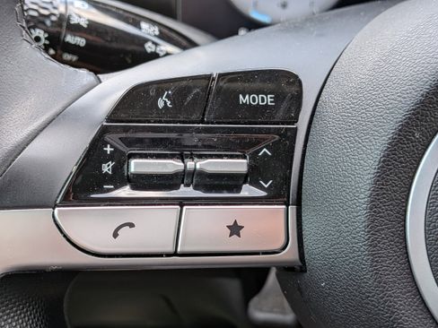 Certified 2025 Hyundai Elantra SEL FWD image 25