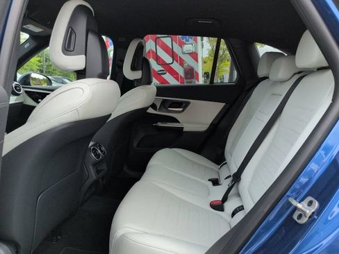 Used 2024 Mercedes-Benz GLC 300 image 13