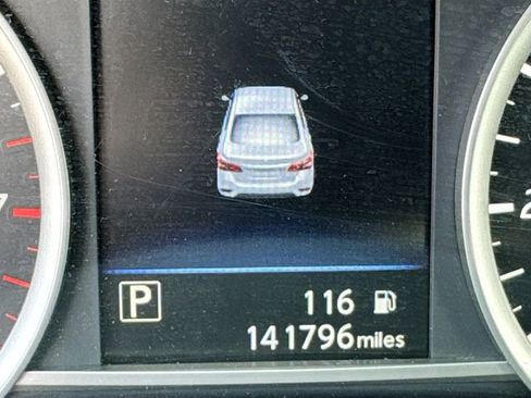 Used 2019 Nissan Sentra SV image 6