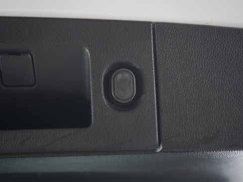 Used 2017 Chevrolet Tahoe Premier AWD/4WD image 21