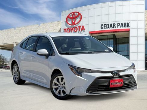 Used 2025 Toyota Corolla LE FWD image 1