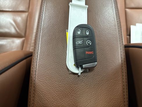 Used 2020 Jeep Grand Cherokee Summit w/ Skid Plate Group image 30