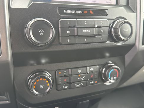 Used 2019 Ford F150 XLT w/ Equipment Group 302A Luxury AWD/4WD image 7