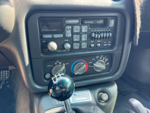 Used 1994 Pontiac Firebird Coupe image 16