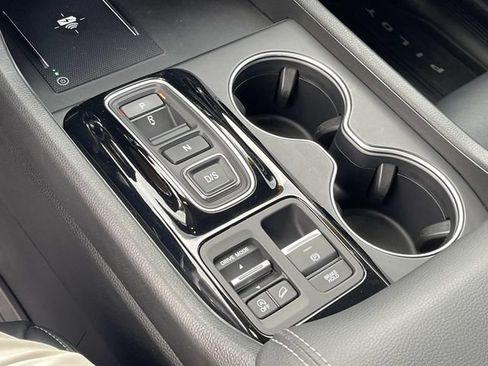 Used 2025 Honda Pilot Touring image 38