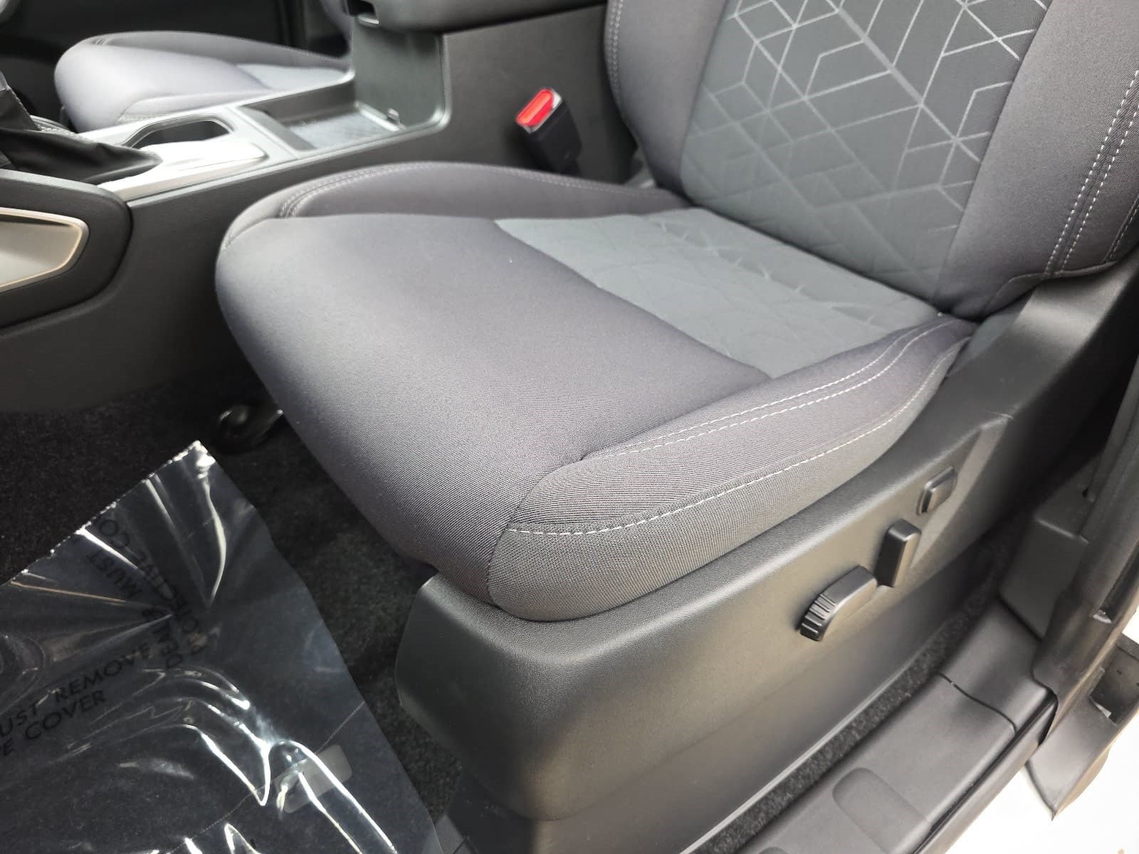 Used 2025 Nissan Frontier SV RWD image 25