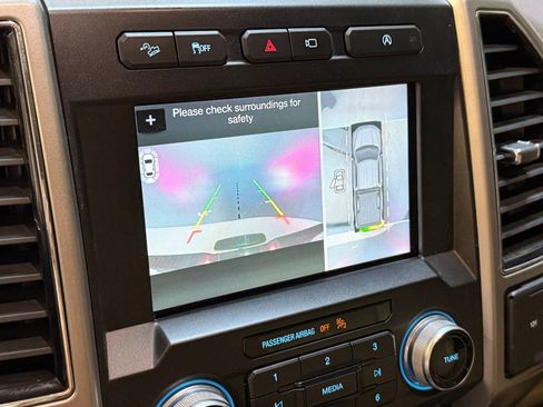 Used 2018 Ford F150 Lariat w/ Equipment Group 502A Luxury image 30