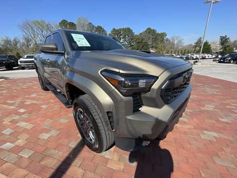 Used 2025 Toyota Tacoma TRD Sport AWD/4WD image 38