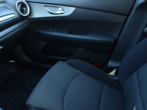 Used 2024 Kia Forte LXS w/ LXS Technology Package image 12