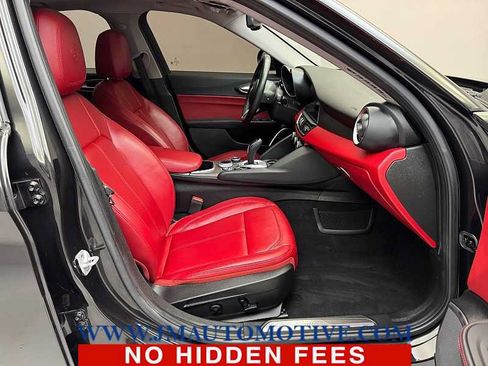 Used 2020 Alfa Romeo Giulia Ti w/ Active Blind Spot Package AWD/4WD image 20