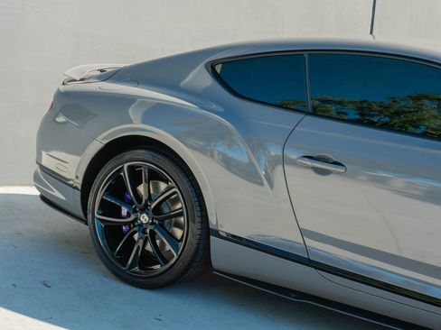 Used 2022 Bentley Continental GT image 35