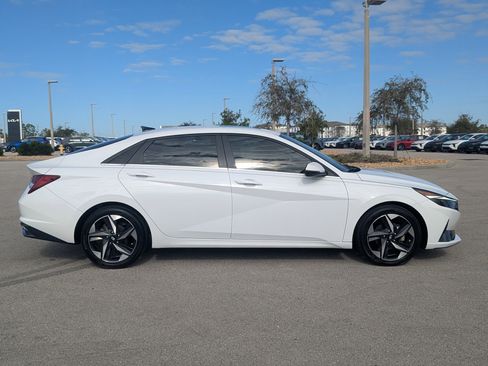 Used 2023 Hyundai Elantra Limited image 4