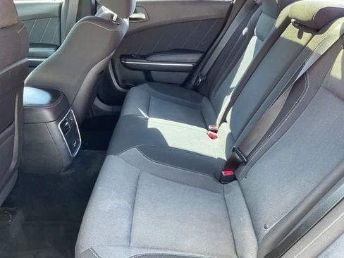 Used 2015 Dodge Charger SXT image 15