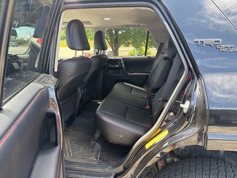 Used 2018 Toyota 4Runner TRD Off-Road Premium AWD/4WD image 7