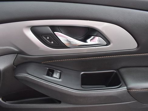 Used 2020 Chevrolet Traverse LS FWD image 22