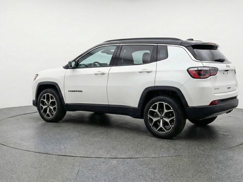 Used 2025 Jeep Compass Limited image 6