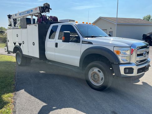 Used 2016 Ford F550 4x4 SuperCab Super Duty image 3