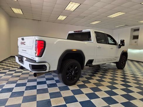 Used 2025 GMC Sierra 2500 AT4 AWD/4WD image 9
