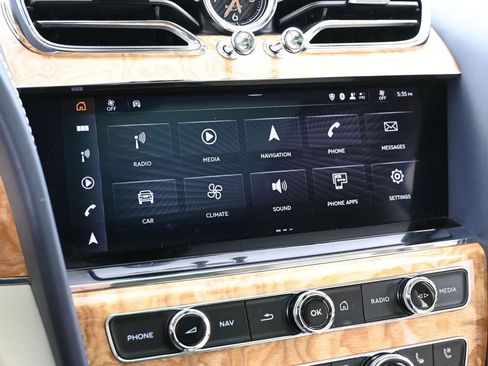 Certified 2024 Bentley Bentayga Plug-In Hybrid image 22