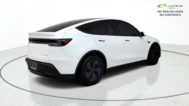 Used 2026 Tesla Model Y AWD image 8