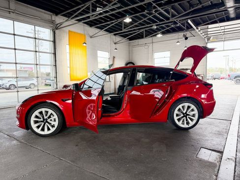 Used 2021 Tesla Model 3 Standard Range Plus image 16