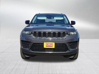 Used 2023 Jeep Grand Cherokee Laredo w/ Luxury Tech Group I video 2