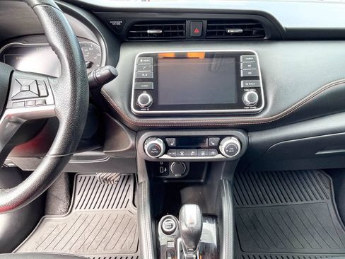 Used 2020 Nissan Kicks SR w/ SR Premium Package FWD image 12