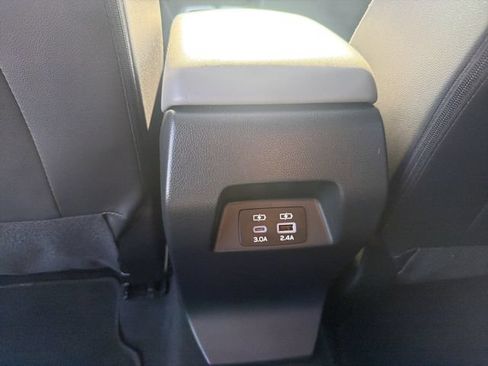 Used 2024 Subaru Crosstrek 2.0i Premium AWD/4WD image 32