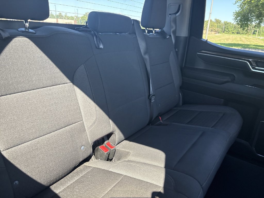 Used 2025 Chevrolet Silverado 1500 LT RWD image 33