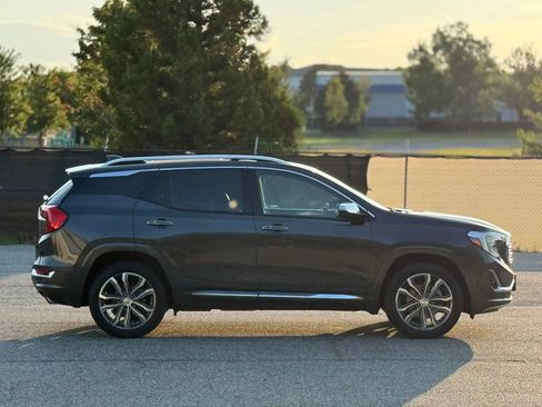 Used 2019 GMC Terrain Denali w/ Advanced Safety Package AWD/4WD image 7