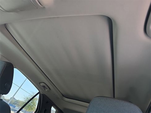 Used 2020 Chevrolet Equinox LT image 32